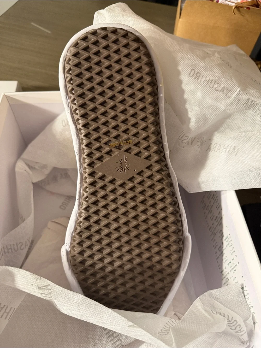 Maison MIHARA YASUHIRO Peterson Low OG Sole Canvas White Sneakers (Brown)